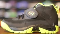Nike Air Mission Black/Volt Nike release photo