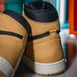 Air Jordan 1 High OG “Heirloom” release thumbnail 11