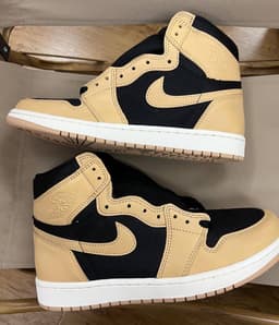 Air Jordan 1 High OG “Heirloom” release thumbnail 16