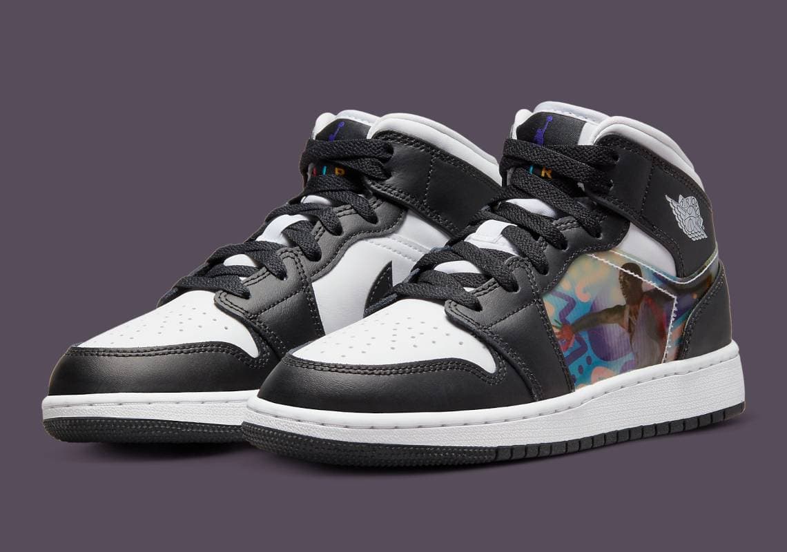 Air Jordan 1 Mid Jordan release photo
