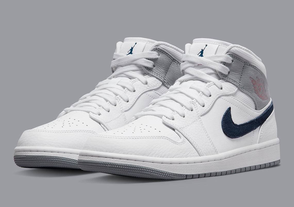 Air Jordan 1 Mid "Paris" Jordan release photo