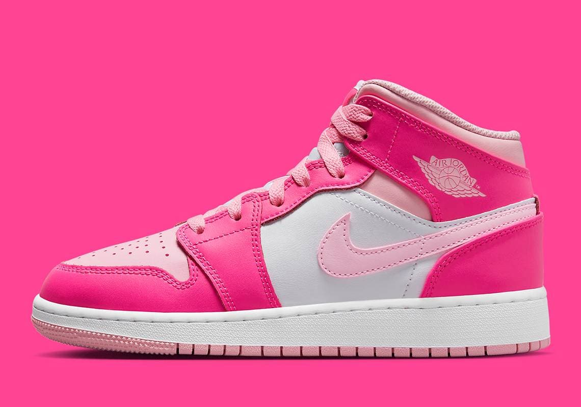 Air Jordan 1 Mid Jordan release photo