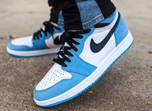 Air Jordan 1 High OG “University Blue” Jordan release photo