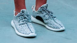 adidas Yeezy 350 Boost Low release thumbnail 2