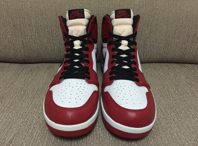 Air Jordan 1.5 Varsity release photo 2