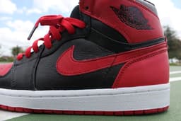 Air Jordan 1 Retro High OG “Banned” release thumbnail 5