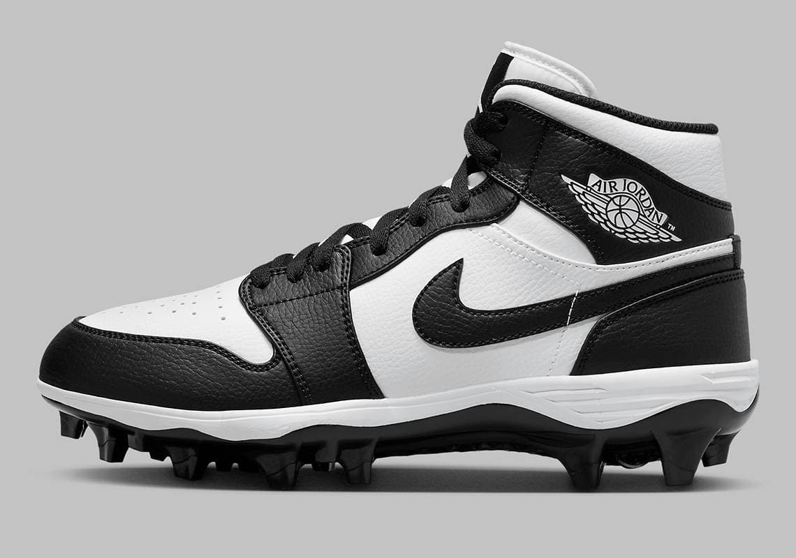 Air Jordan 1 Mid Cleats "Panda" Jordan release photo