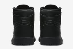 Air Jordan 1 Retro High OG release thumbnail 4