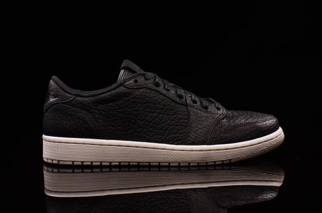 Air Jordan 1 Low “No Swoosh” Jordan release photo