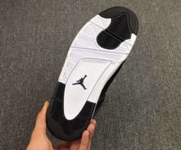 Air Jordan 4  release thumbnail 6