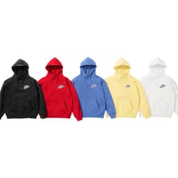 Supreme®/Nike® Half Zip Hooded Sweatshirt release thumbnail 2