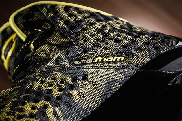 UNDER AMRMOUR UA CURRY ONE release photo 2