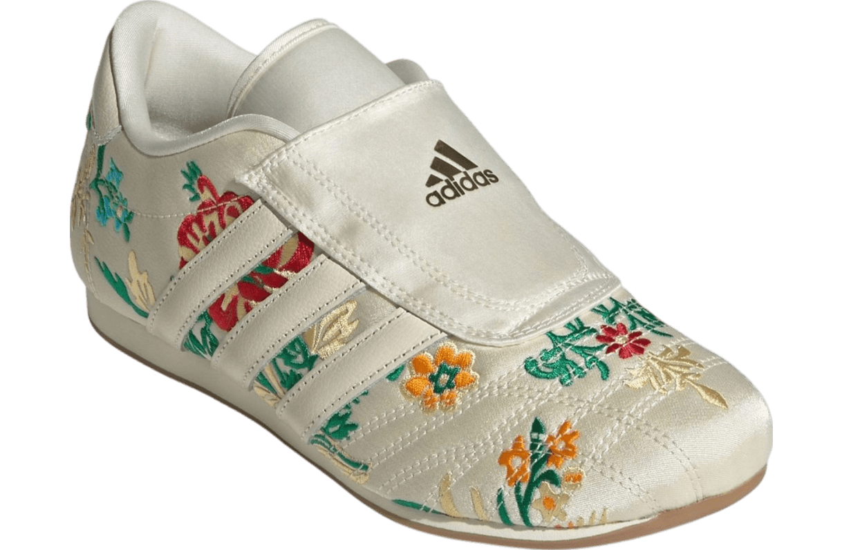 Adidas Taekwondo Crew White / Gold Metallic release photo 2