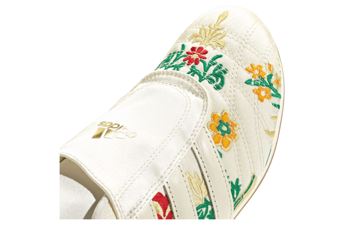 Adidas Taekwondo Crew White / Gold Metallic release photo 3