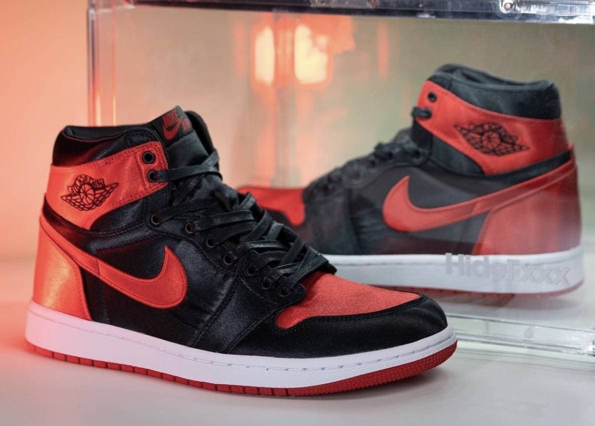 Air Jordan 1 High OG WMNS Satin Bred Jordan release photo