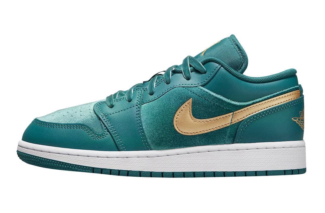 Air Jordan 1 Low GS Velvet Geode Teal Jordan release photo