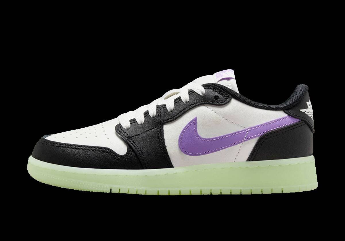 Air Jordan 1 Low OG GS Black / Raspberry Jordan release photo