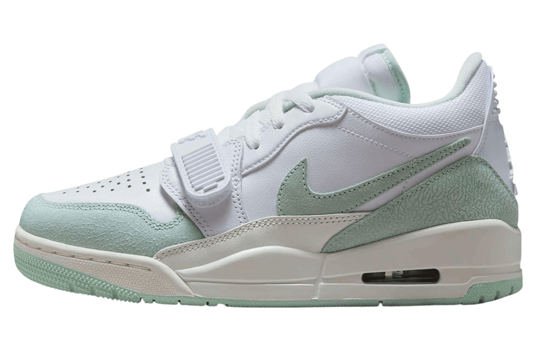 Jordan Legacy 312 Low WMNS Igloo / Sail release photo 1