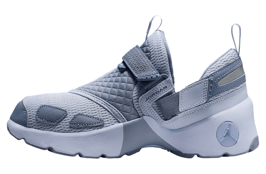 Jordan Trunner LX WMNS Ghost / Pure Platinum Jordan release photo
