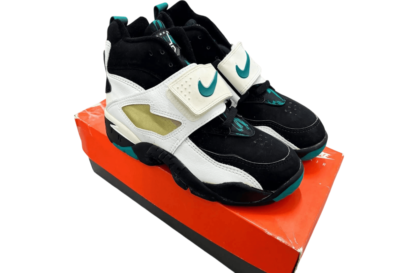 Nike Air Diamond Turf Emerald Nike release photo