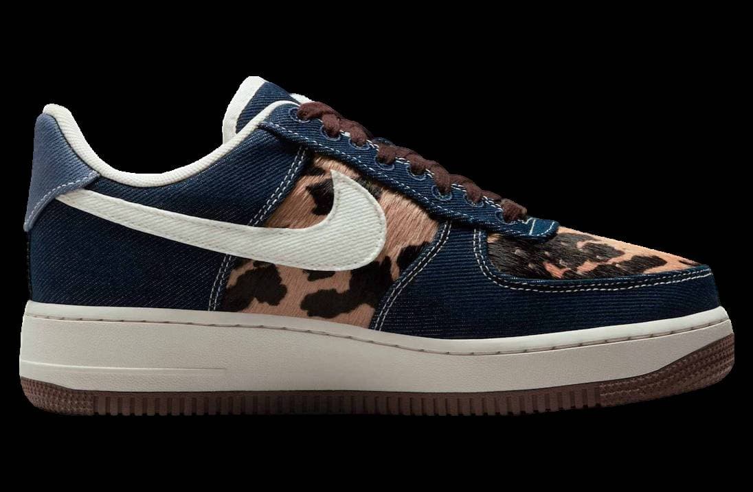 Nike Air Force 1 Low Blue Void / Sail release photo 2