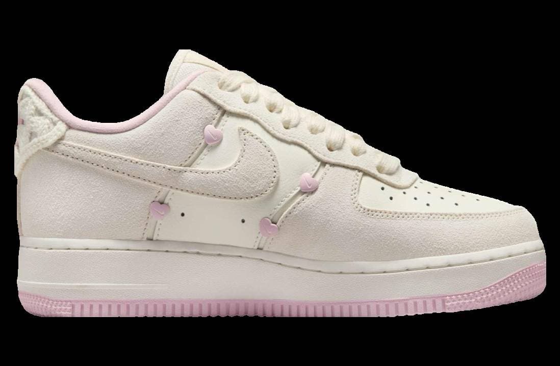 Nike Air Force 1 Low WMNS Valentine’s Day release photo 4