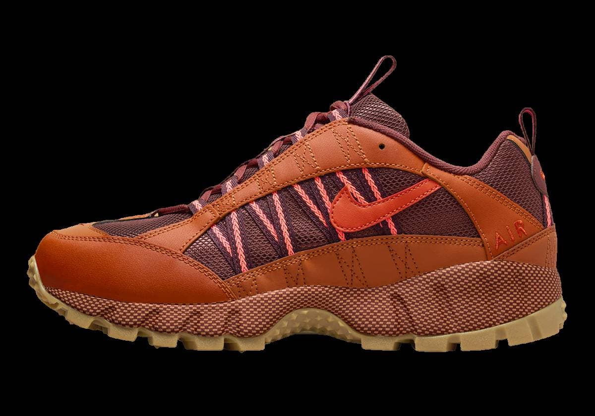 Nike Air Humara Cosmic Clay Nike release photo