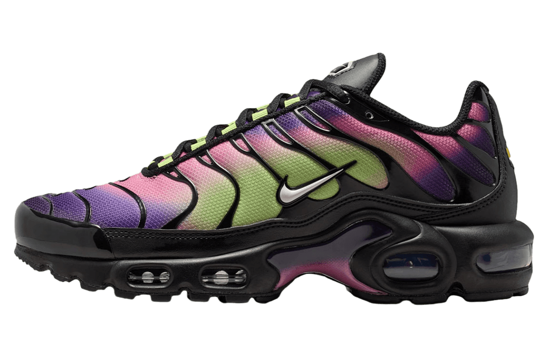 Nike Air Max Plus WMNS Black / Purple Dynasty Nike release photo