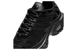 Nike Air Max Plus WMNS Triple Black release thumbnail 7