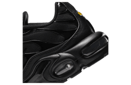 Nike Air Max Plus WMNS Triple Black release thumbnail 8