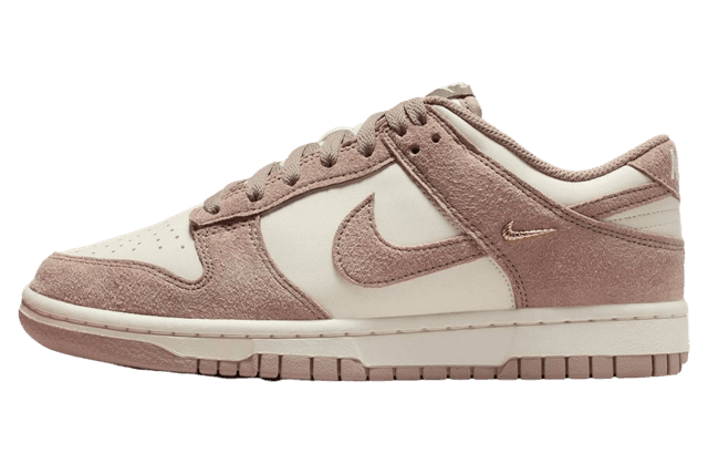 Nike Dunk Low Sail / Metallic Gold Nike release photo