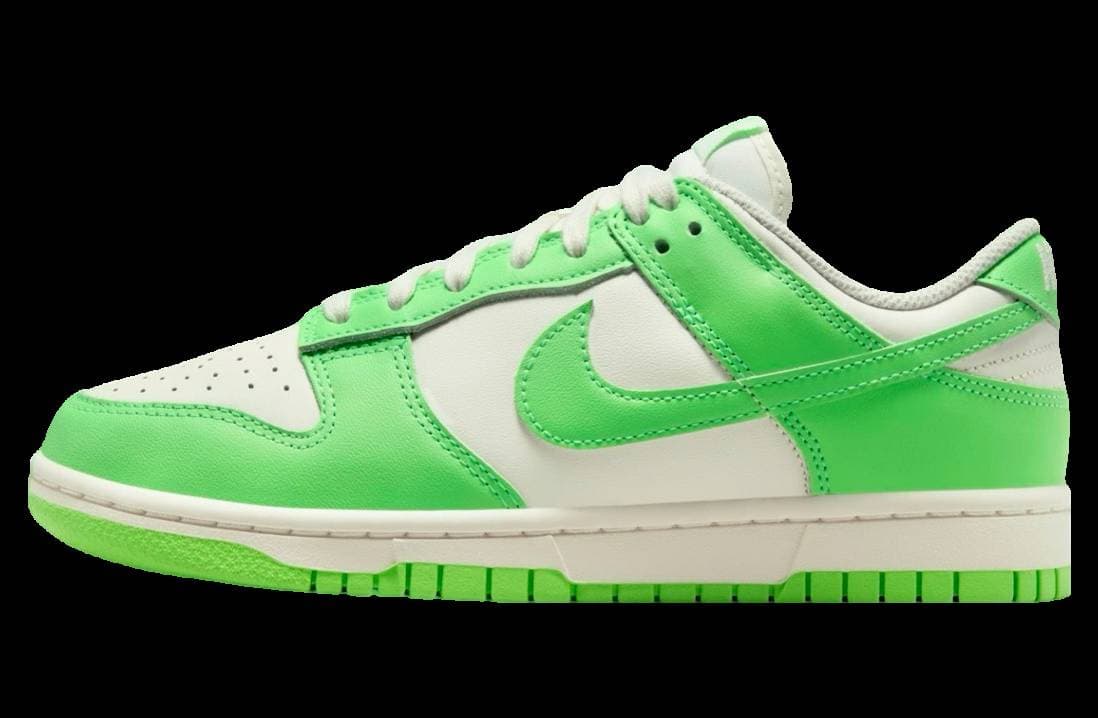 Nike Dunk Low WMNS Green Strike / Sail Nike release photo