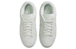 Nike Dunk Low WMNS Jade Aura / Sea Glass release thumbnail 4