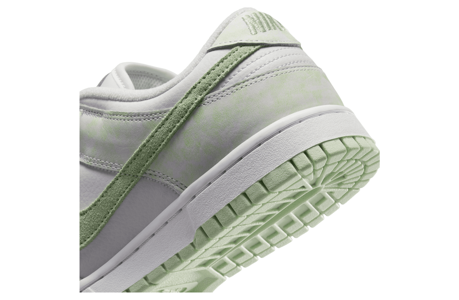 Nike Dunk Low WMNS Jade Aura / Sea Glass release photo 8