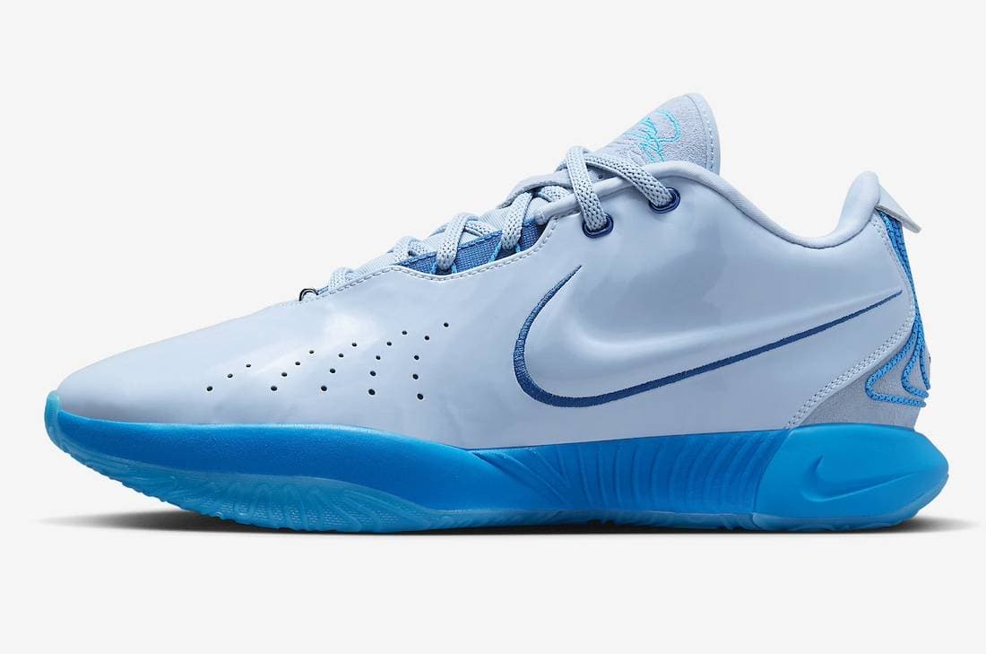 Nike LeBron 21 Blue Diver Nike release photo