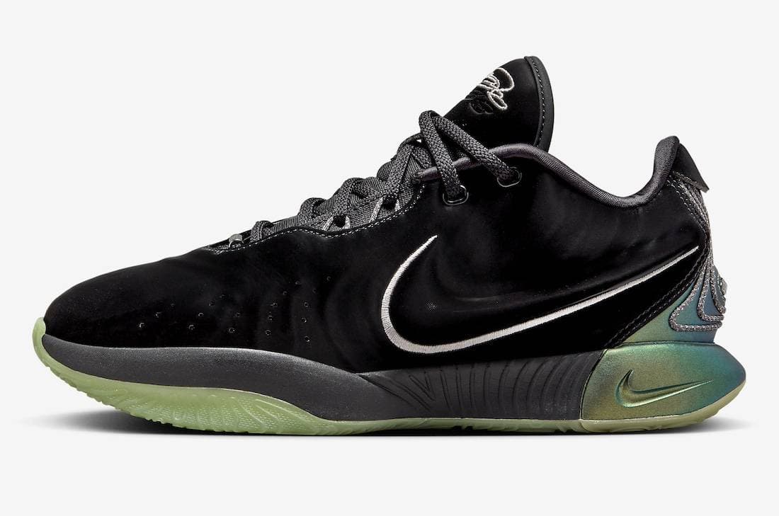 Nike LeBron 21 Tahitian Nike release photo