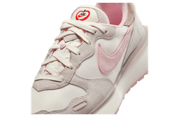 Nike Phoenix Waffle WMNS Valentine's Day release thumbnail 7