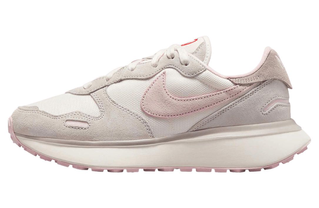 Nike Phoenix Waffle WMNS Valentine's Day Nike release photo