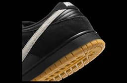 Nike SB Dunk Low Black / Gum Light Brown release thumbnail 8