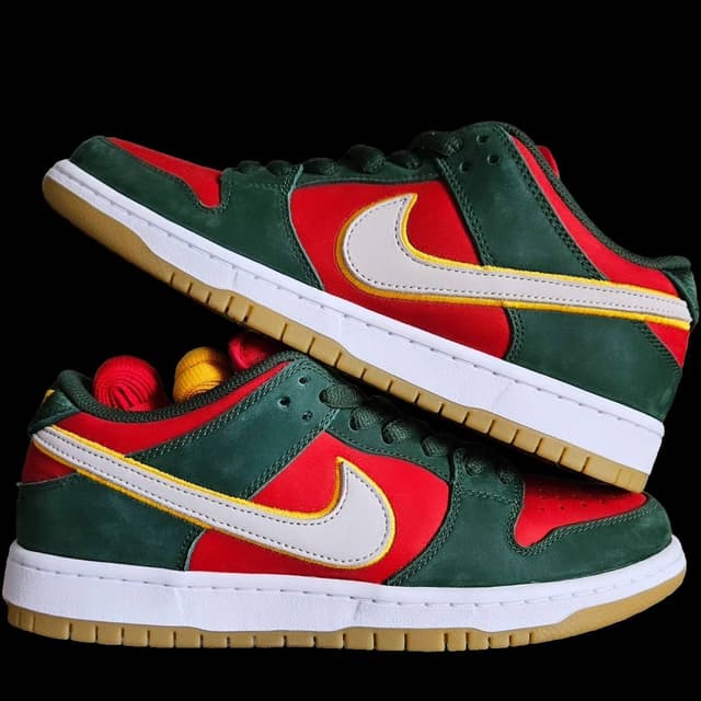 Nike SB Dunk Low PRM Seattle Supersonics Nike release photo