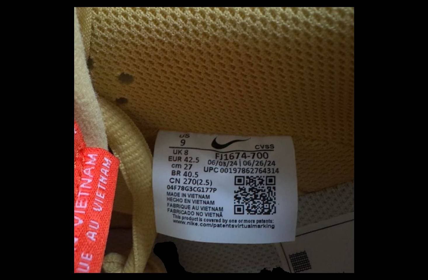 Nike SB Dunk Low Saturn Gold / Sail release photo 6