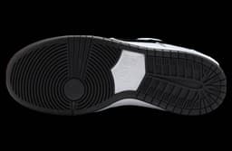Nike SB Dunk Low White / Black release thumbnail 6