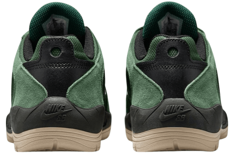 Nike SB Vertebrae Black / Malachite release photo 5