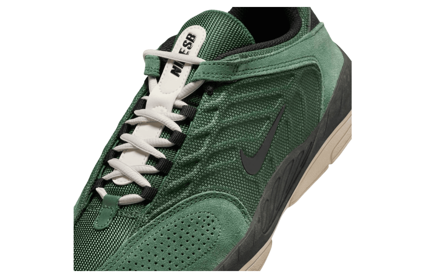 Nike SB Vertebrae Black / Malachite release photo 7