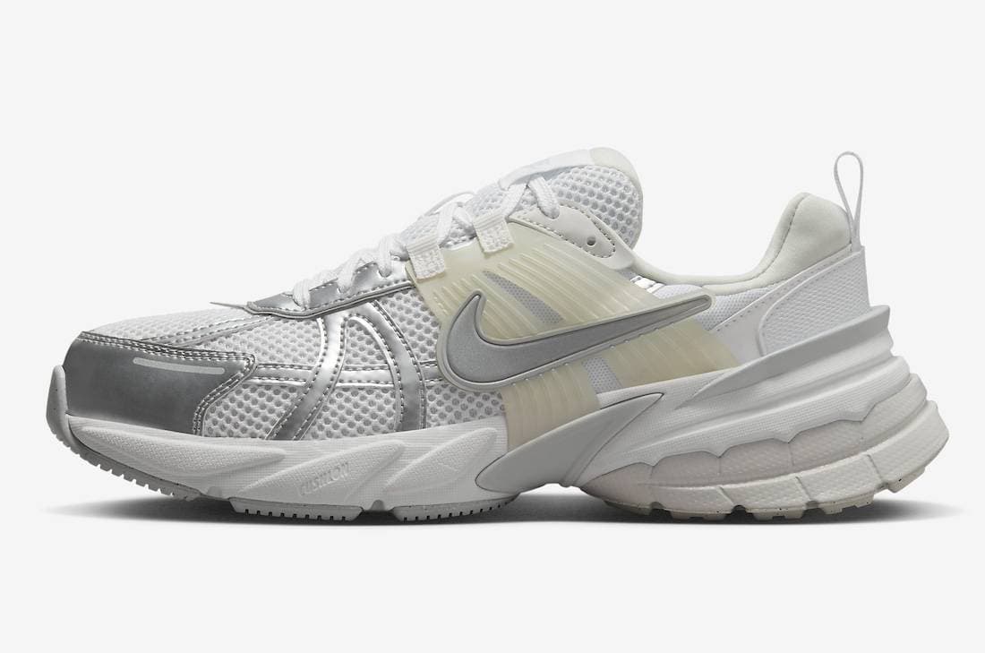 Nike V2K Run WMNS Metallic Silver Nike release photo
