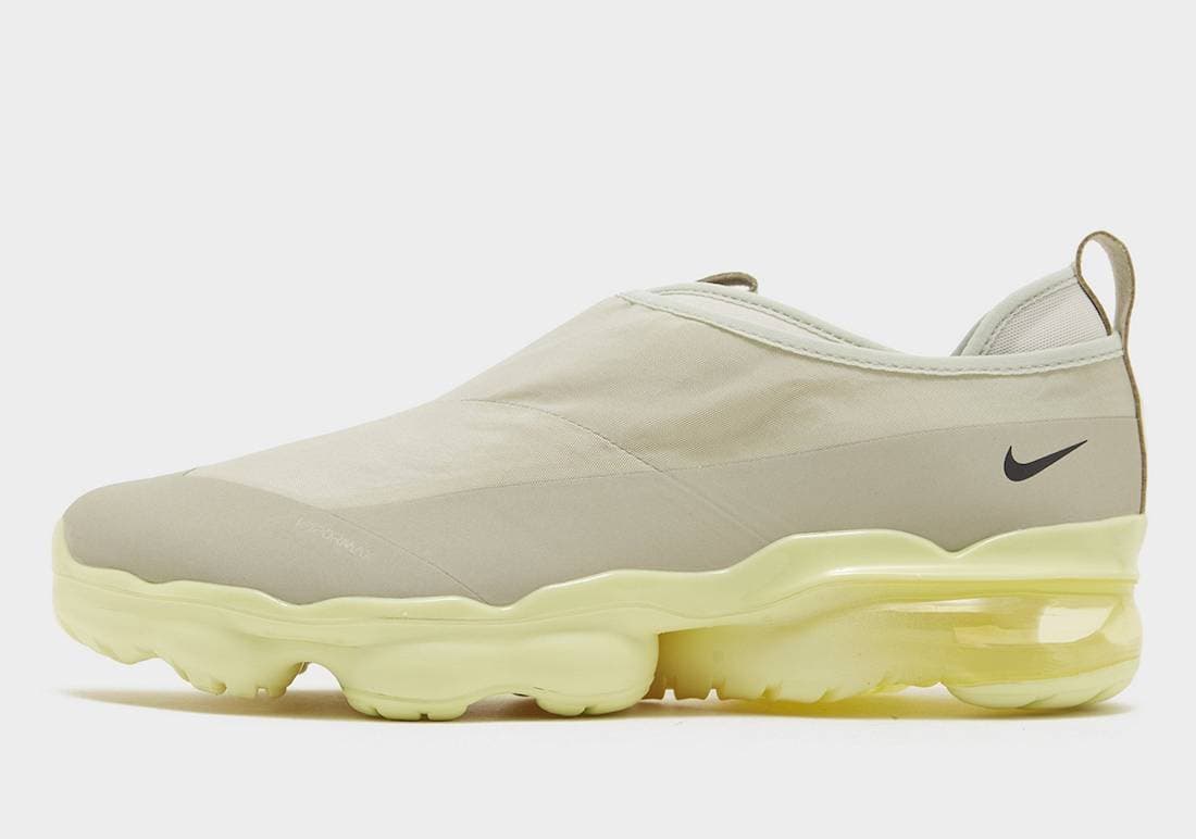 Nike VaporMax Moc Roam Light Stone Nike release photo