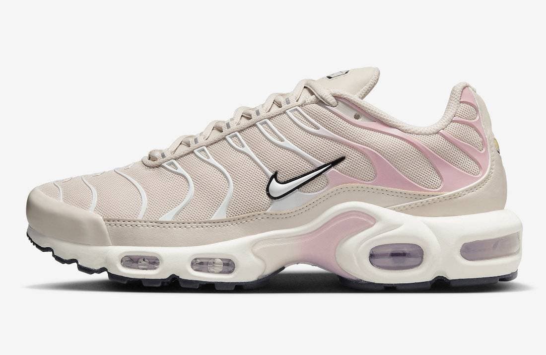 Nike WMNS Air Max Plus Sandrift Nike release photo