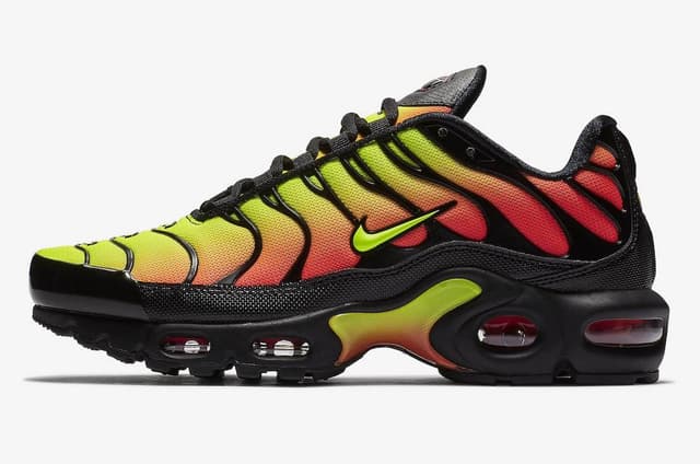 Nike WMNS Air Max Plus Volt Solar Red Nike release photo