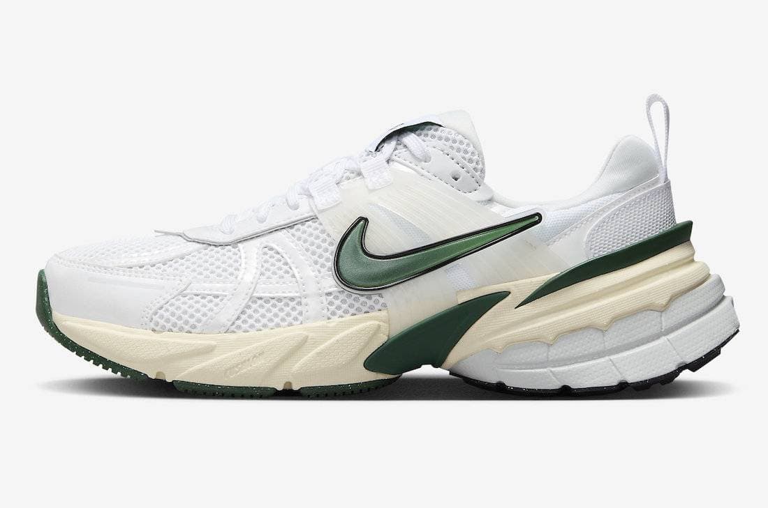 Nike WMNS Runtekk White Green Nike release photo