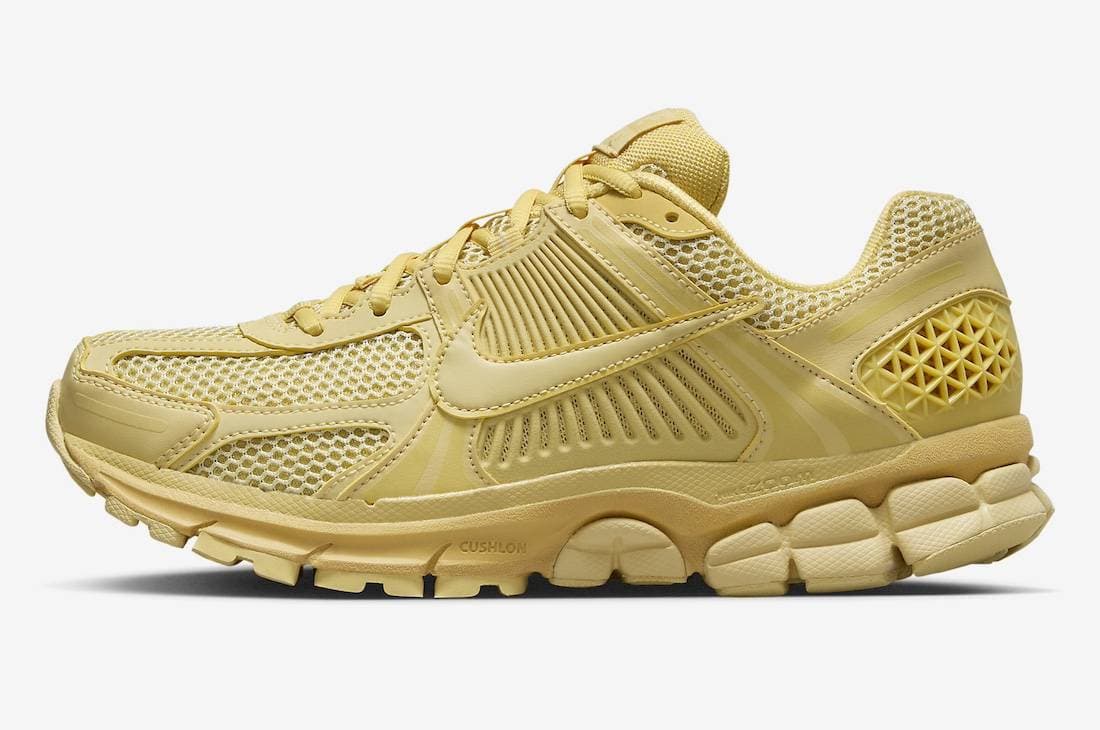 Nike WMNS Zoom Vomero 5 Saturn Gold Nike release photo